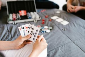 Omaha Poker Bankroll Management with chips and cash stack